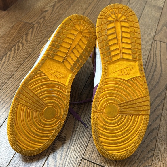 Nike Air Jordan 1 High OG "Brotherhood" sneaker - Picture 9 of 9